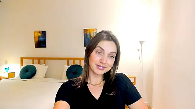 Snapshot of LovelyeeMia chatting on December 11, 4:42 pm LovelyeeMia online show from December 11, 4:42 pm