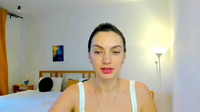 Snapshot of LovelyeeMia chatting on December 12, 10:34 am LovelyeeMia online show from December 12, 10:34 am