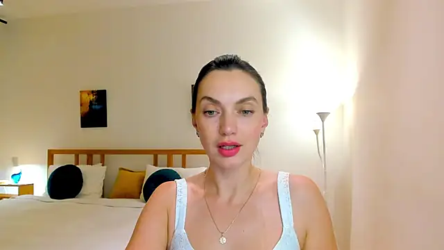 Snapshot of LovelyeeMia chatting on December 12, 7:37 pm LovelyeeMia online show from December 12, 7:37 pm