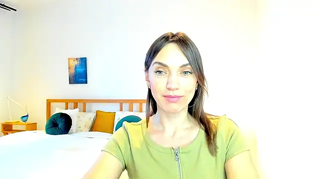 Snapshot of LovelyeeMia chatting on December 18, 12:18 pm LovelyeeMia online show from December 18, 12:18 pm