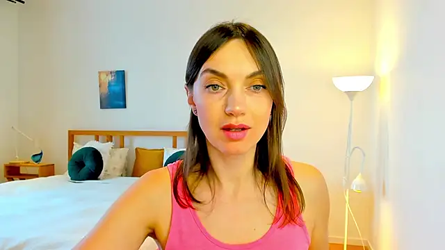 Snapshot of LovelyeeMia chatting on December 20, 11:32 am LovelyeeMia online show from December 20, 11:32 am