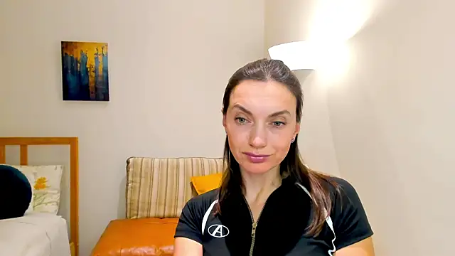 Snapshot of LovelyeeMia chatting on December 20, 5:51 pm LovelyeeMia online show from December 20, 5:51 pm