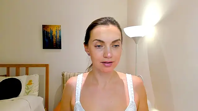 Snapshot of LovelyeeMia chatting on December 21, 1:42 pm LovelyeeMia online show from December 21, 1:42 pm