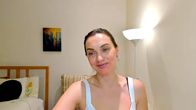 Snapshot of LovelyeeMia chatting on December 21, 4:46 pm LovelyeeMia online show from December 21, 4:46 pm