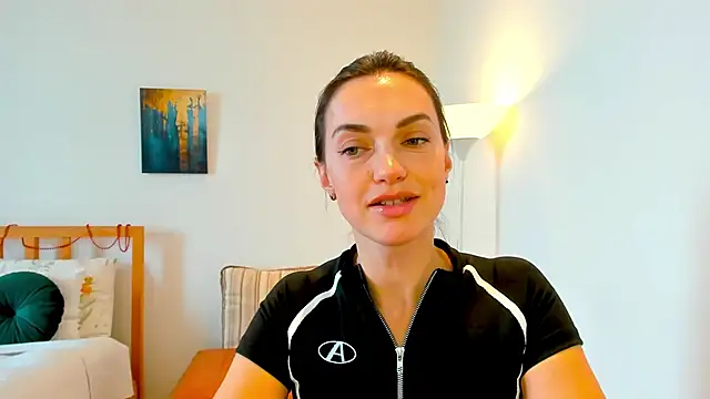 LovelyeeMia online show from December 28, 11:09 am