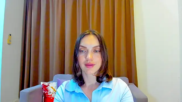 Snapshot of LovelyeeMia chatting on October 30, 11:22 am LovelyeeMia online show from October 30, 11:22 am