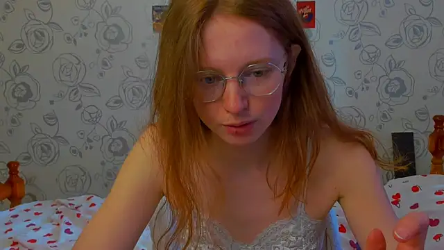 Snapshot of Fire_Luna chatting on May 11, 11:38 am Fire Luna online show from May 11, 11:38 am