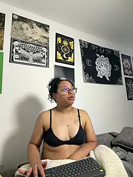 Snapshot of angela_angels_ chatting on April 24, 12:40 pm angela angels online show from April 24, 12:40 pm