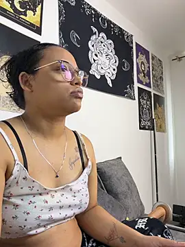 Snapshot of angela_angels_ chatting on April 25, 1:41 pm angela angels online show from April 25, 1:41 pm