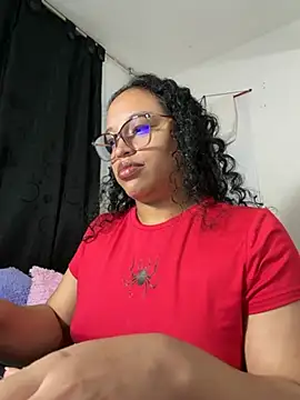 Snapshot of angela_angels_ chatting on May 4, 1:12 am angela angels online show from May 4, 1:12 am
