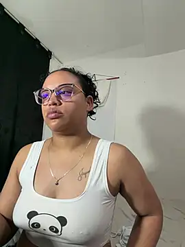 Snapshot of angela_angels_ chatting on May 20, 3:34 am angela angels online show from May 20, 3:34 am