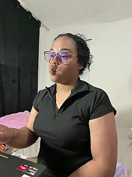 Snapshot of angela_angels_ chatting on May 24, 9:31 pm angela angels online show from May 24, 9:31 pm