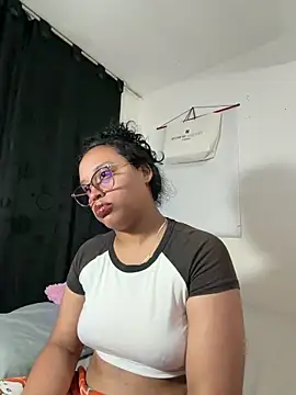 Snapshot of angela_angels_ chatting on May 27, 4:20 am angela angels online show from May 27, 4:20 am