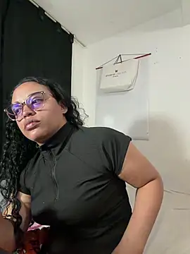 Snapshot of angela_angels_ chatting on May 31, 1:36 am angela angels online show from May 31, 1:36 am