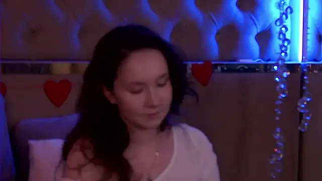 Snapshot of IreneRaye chatting on February 20, 8:31 pm IreneRaye online show from February 20, 8:31 pm