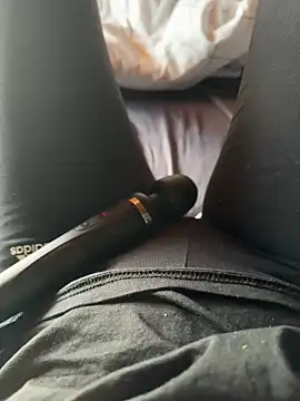 Snapshot of Ana-05 chatting on February 18, 3:54 pm Ana-05 online show from February 18, 3:54 pm