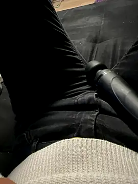 Snapshot of Ana-05 chatting on September 12, 8:20 pm Ana-05 online show from September 12, 8:20 pm