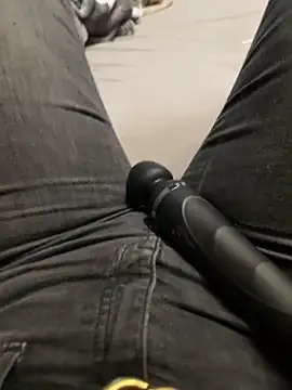 Snapshot of Ana-05 chatting on October 30, 7:36 pm Ana-05 online show from October 30, 7:36 pm