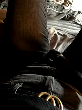 Snapshot of Ana-05 chatting on October 31, 1:34 pm Ana-05 online show from October 31, 1:34 pm