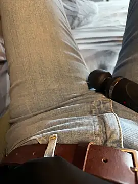 Snapshot of Ana-05 chatting on February 7, 1:15 pm Ana-05 online show from February 7, 1:15 pm