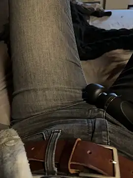 Snapshot of Ana-05 chatting on February 21, 3:46 pm Ana-05 online show from February 21, 3:46 pm