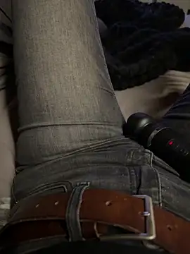 Snapshot of Ana-05 chatting on February 23, 7:33 pm Ana-05 online show from February 23, 7:33 pm