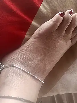 Snapshot of lakey91girl chatting on February 8, 9:56 am lakey91girl online show from February 8, 9:56 am