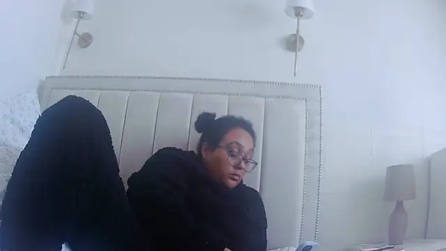 vanilla chocolate23 online show from February 17, 10:23 am