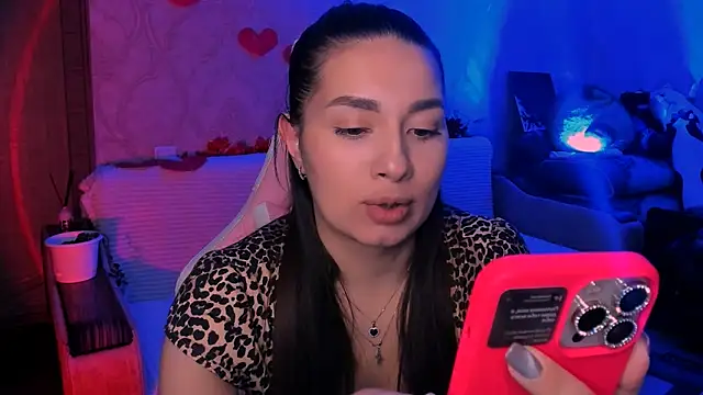 Swee Alicee online show from March 9, 5:50 pm