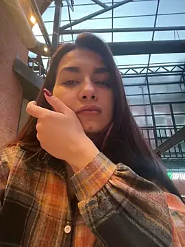 Snapshot of Swee_Alicee chatting on May 12, 4:26 pm Swee Alicee online show from May 12, 4:26 pm
