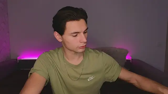 denlover1 online show from February 19, 11:17 am