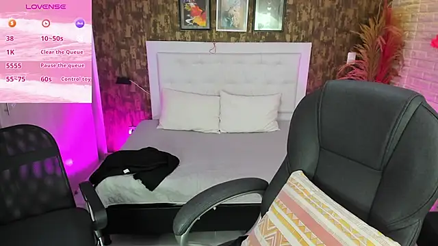 Snapshot of dulce__love69 chatting on March 21, 2:28 am dulce love69 online show from March 21, 2:28 am