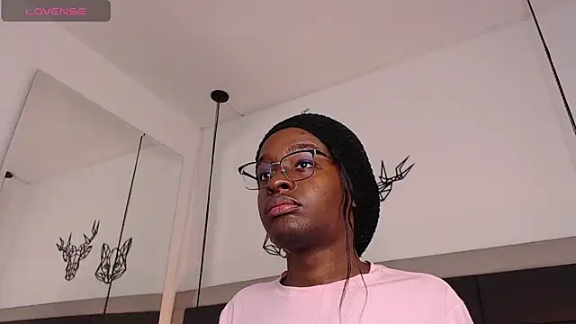 Snapshot of candy_lovee69 chatting on June 9, 8:42 pm candy lovee69 online show from June 9, 8:42 pm
