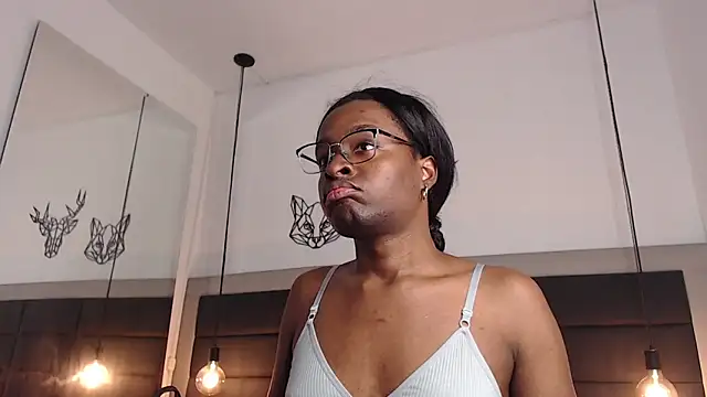 Snapshot of candy_lovee69 chatting on June 19, 6:45 pm candy lovee69 online show from June 19, 6:45 pm