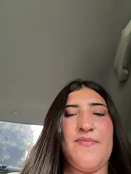 AhriCutte online show from February 6, 9:17 pm