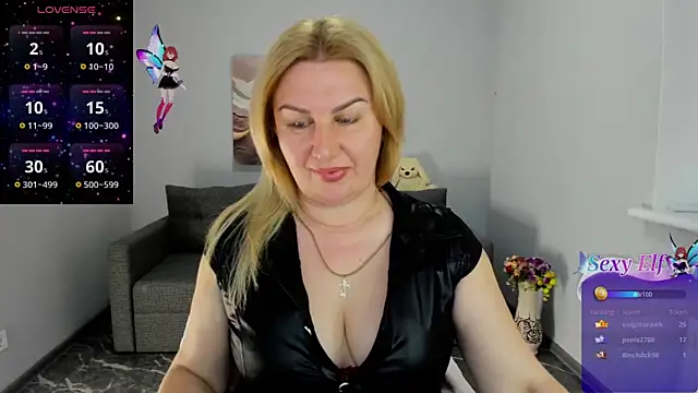 Snapshot of Lili_Crossi chatting on June 5, 6:52 am Lili Crossi online show from June 5, 6:52 am