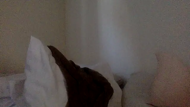 Snapshot of yeswewill13 chatting on October 18, 6:19 pm yeswewill13 online show from October 18, 6:19 pm