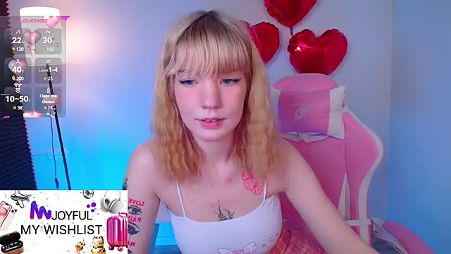 Snapshot of Linablueeyed chatting on March 11, 8:20 am Linablueeyed online show from March 11, 8:20 am