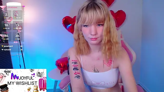 Snapshot of Linablueeyed chatting on March 11, 11:23 am Linablueeyed online show from March 11, 11:23 am