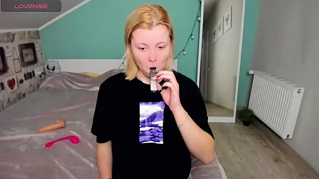 Snapshot of LillyDepp chatting on January 7, 1:57 pm LillyDepp online show from January 7, 1:57 pm