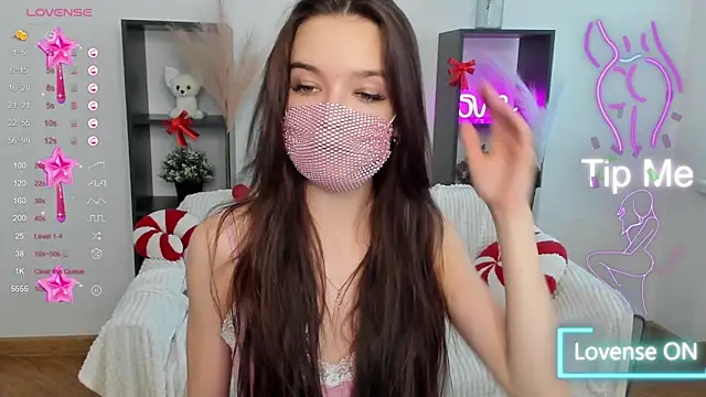 Snapshot of LizaTheButter chatting on January 19, 9:22 am LizaTheButter online show from January 19, 9:22 am