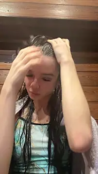 Snapshot of LizaTheButter chatting on February 6, 7:35 am LizaTheButter online show from February 6, 7:35 am