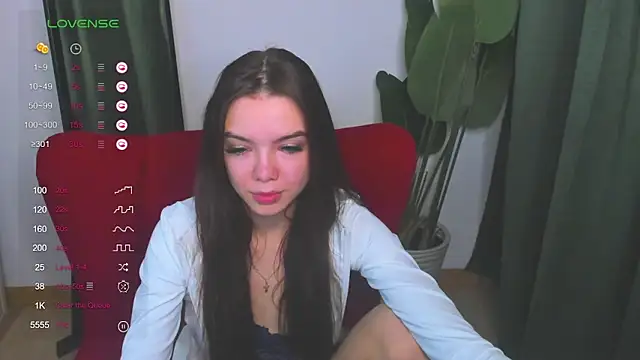 Snapshot of LizaTheButter chatting on March 21, 5:43 am LizaTheButter online show from March 21, 5:43 am