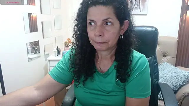 Snapshot of sila_bolum chatting on May 15, 4:36 pm sila bolum online show from May 15, 4:36 pm