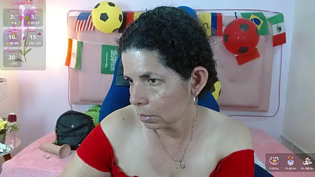Snapshot of sila_bolum chatting on June 24, 7:13 pm sila bolum online show from June 24, 7:13 pm