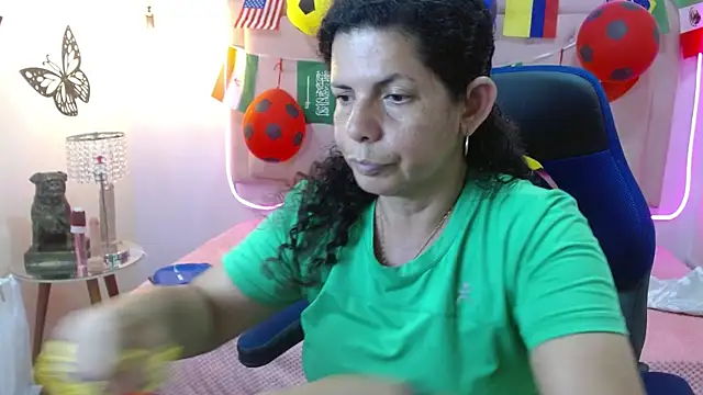 Snapshot of sila_bolum chatting on July 4, 6:47 pm sila bolum online show from July 4, 6:47 pm