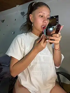 Snapshot of Andi9_ chatting on December 11, 2:19 am Andi9 online show from December 11, 2:19 am