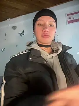 Snapshot of Andi9_ chatting on December 17, 3:17 am Andi9 online show from December 17, 3:17 am