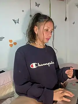 Snapshot of Andi9_ chatting on January 11, 5:20 am Andi9 online show from January 11, 5:20 am