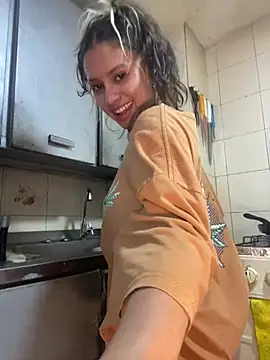 Snapshot of Andi9_ chatting on January 22, 3:41 am Andi9 online show from January 22, 3:41 am